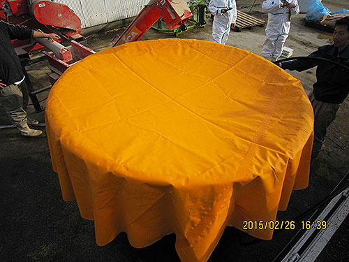 専用カバーを被せます