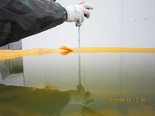 カバー上に雨水が溜まっていた。サイロ内の浸透はなかった。